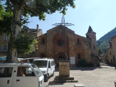 Vue église Ispagnac