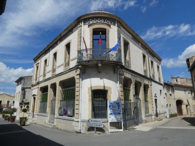 Vue mairie Aigues-Vives