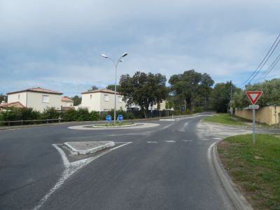 Intersection sortie village